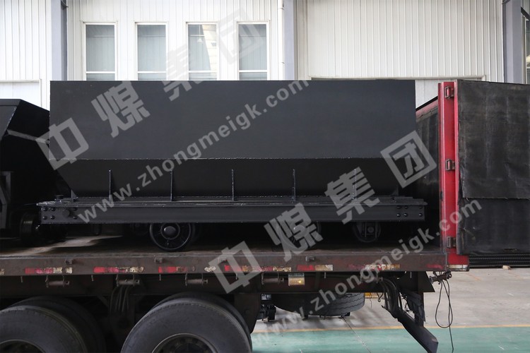 China Coal Group a envoyé un lot de camions miniers à déchargement par le bas et de camions miniers à déchargement latéral au Shaanxi