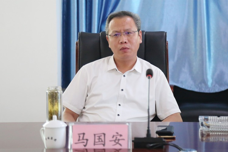 Les dirigeants du bureau d'information du réseau du comité municipal du parti de Jining ont rendu visite à China Coal Group pour une visite et des conseils