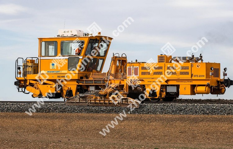 China Coal Group assiste la construction du tronçon ferroviaire de la mine de charbon de Taben Tolgoi en Mongolie, un pays le long de la Ceinture et de la Route, au port de Gashunsuhaitu (Ganqimaodu) à la frontière sino-mongole est sur le point d'être achevé