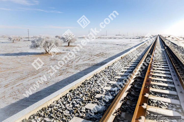 China Coal Group assiste la construction du tronçon ferroviaire de la mine de charbon de Taben Tolgoi en Mongolie, un pays le long de la Ceinture et de la Route, au port de Gashunsuhaitu (Ganqimaodu) à la frontière sino-mongole est sur le point d'être achevé