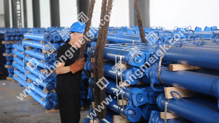 China Coal Group a envoyé un lot d'accessoires hydrauliques et de camions de matériel à Fuyuan, Yunnan et Shenyang respectivement