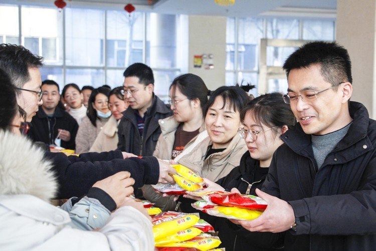 China Coal Group offre des avantages de la fête des Lanternes à tous ses employés